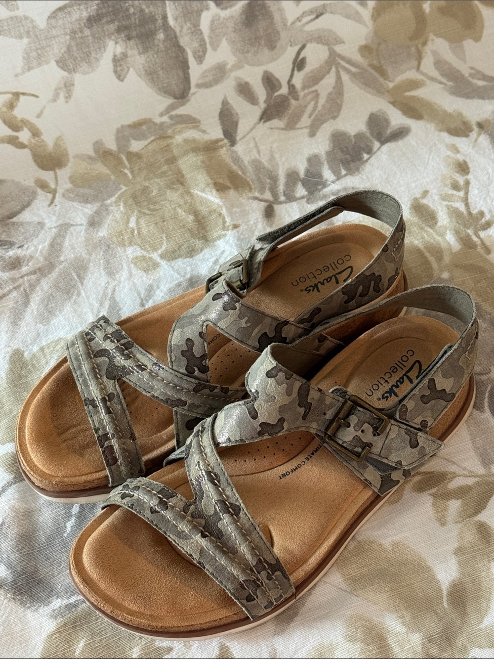 Clarks Camouflage Sandals in Olive and Tan